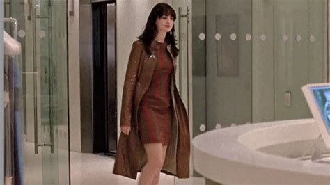 anne hathaway devil wears prada outfits